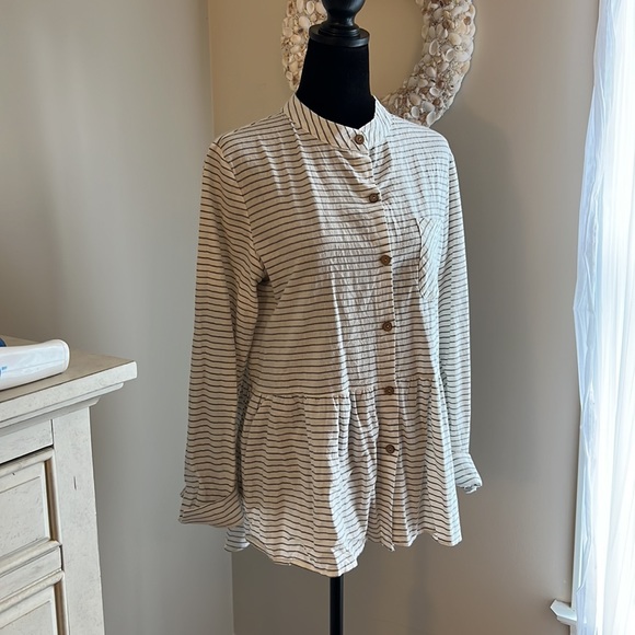 Peplum Ruffle Top - Picture 2 of 11